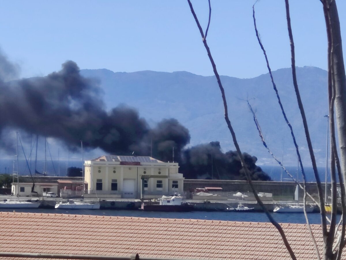 Incendio Cantiere Nautico Porto Rc 2