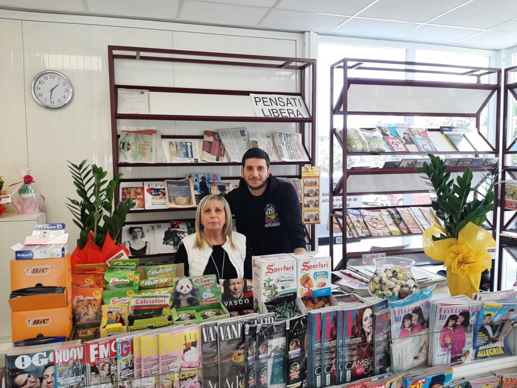Edicola Piazza Garibaldi 4