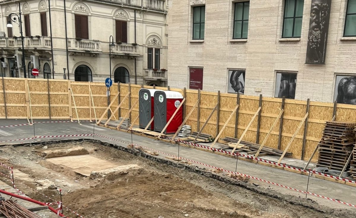 Lavori Piazza De Nava