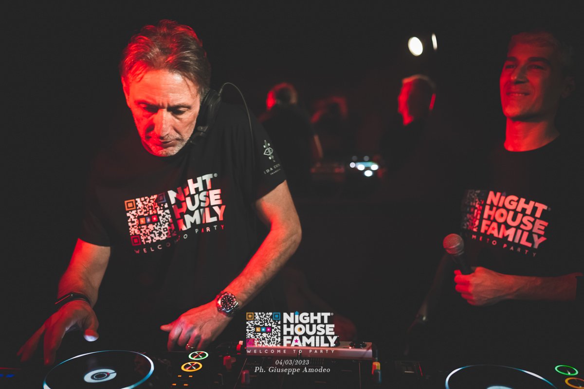 Night House Family Amuri