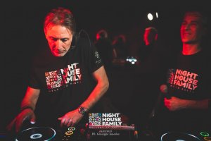 Night House Family Amuri