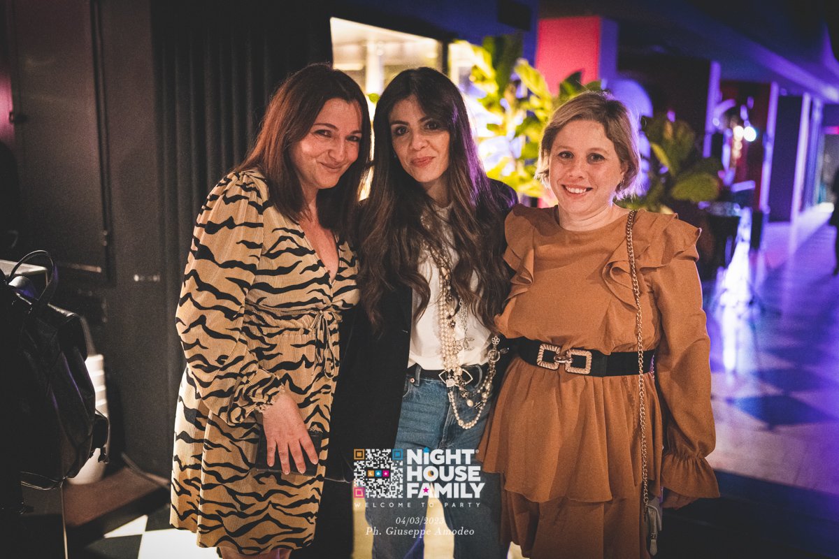 Night House Family Amuri 100