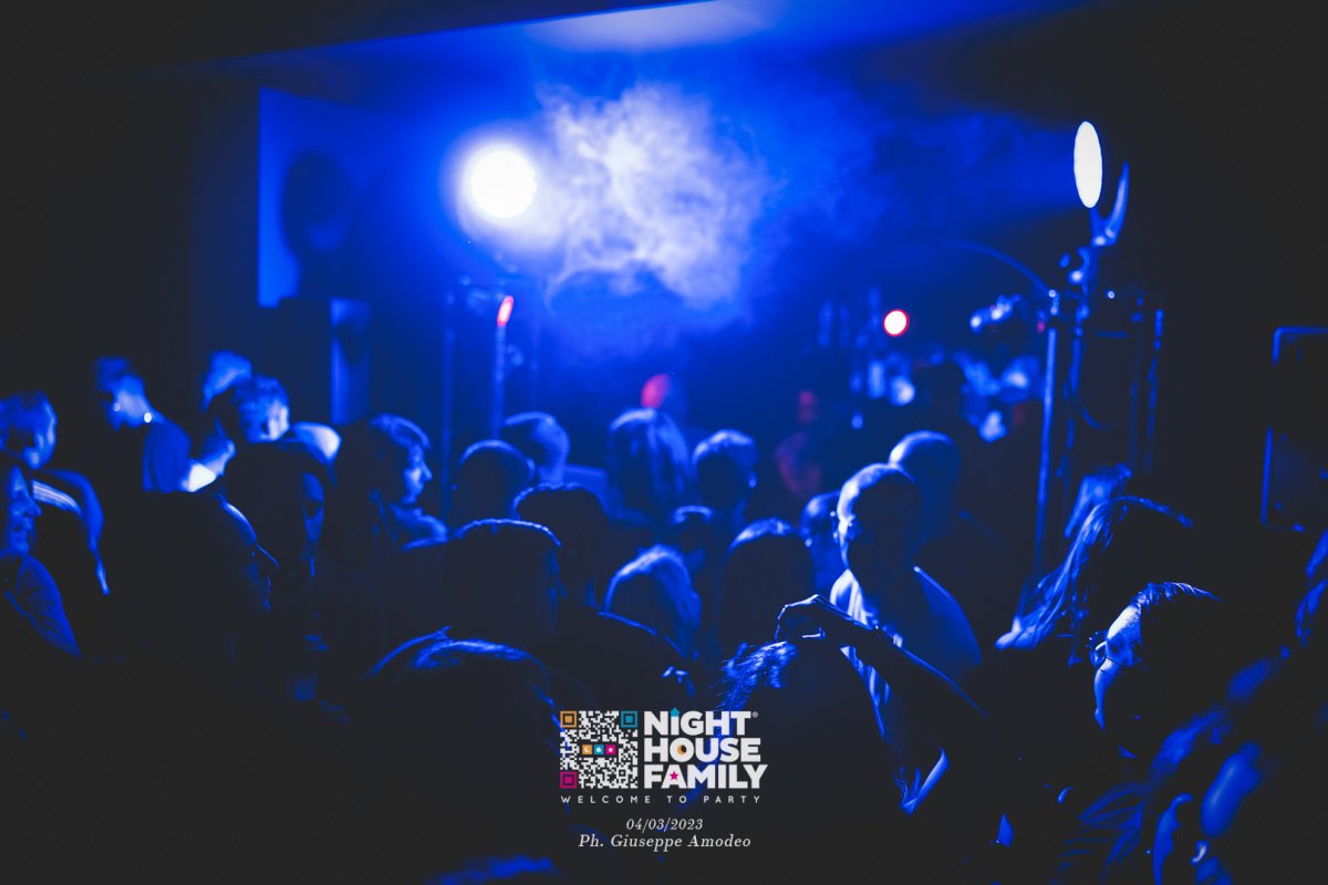 Night House Family Amuri 11