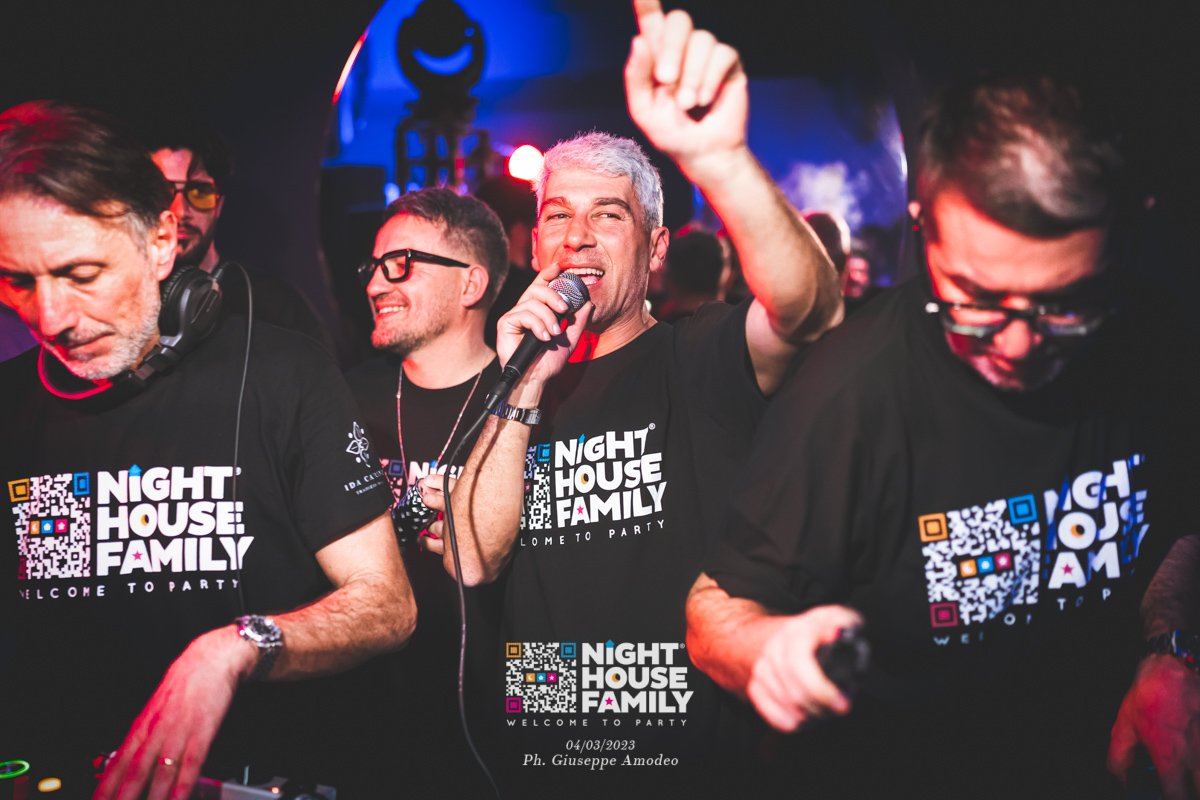 Night House Family Amuri 12