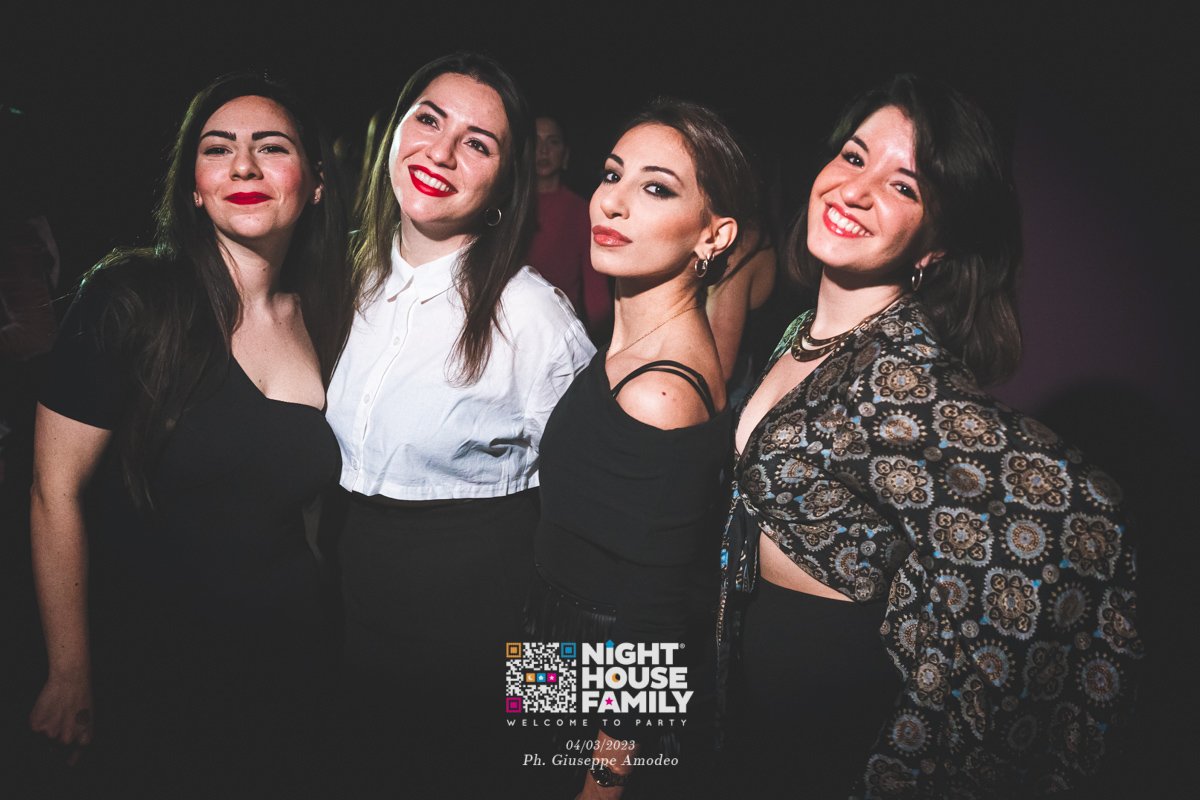 Night House Family Amuri 15