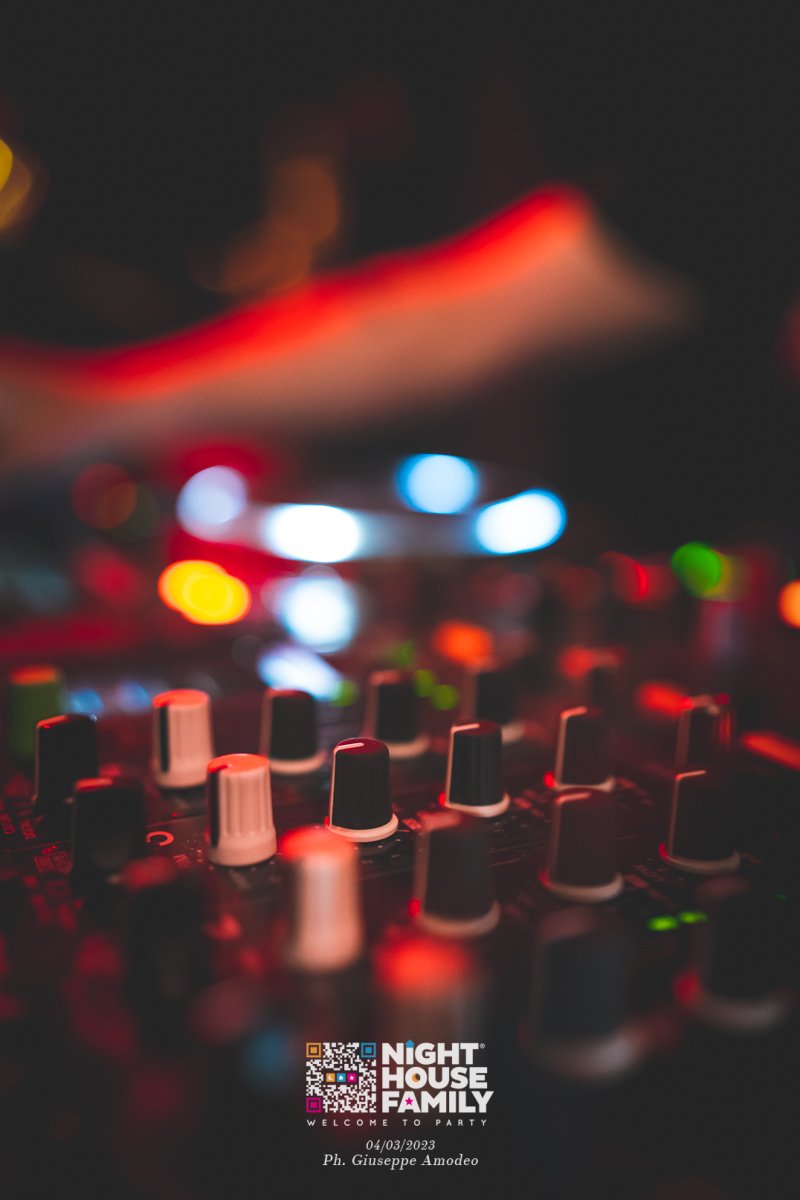 Night House Family Amuri 33