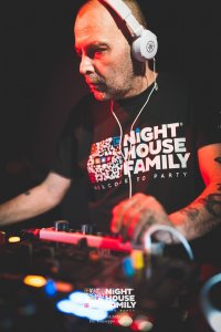 Night House Family Amuri 45