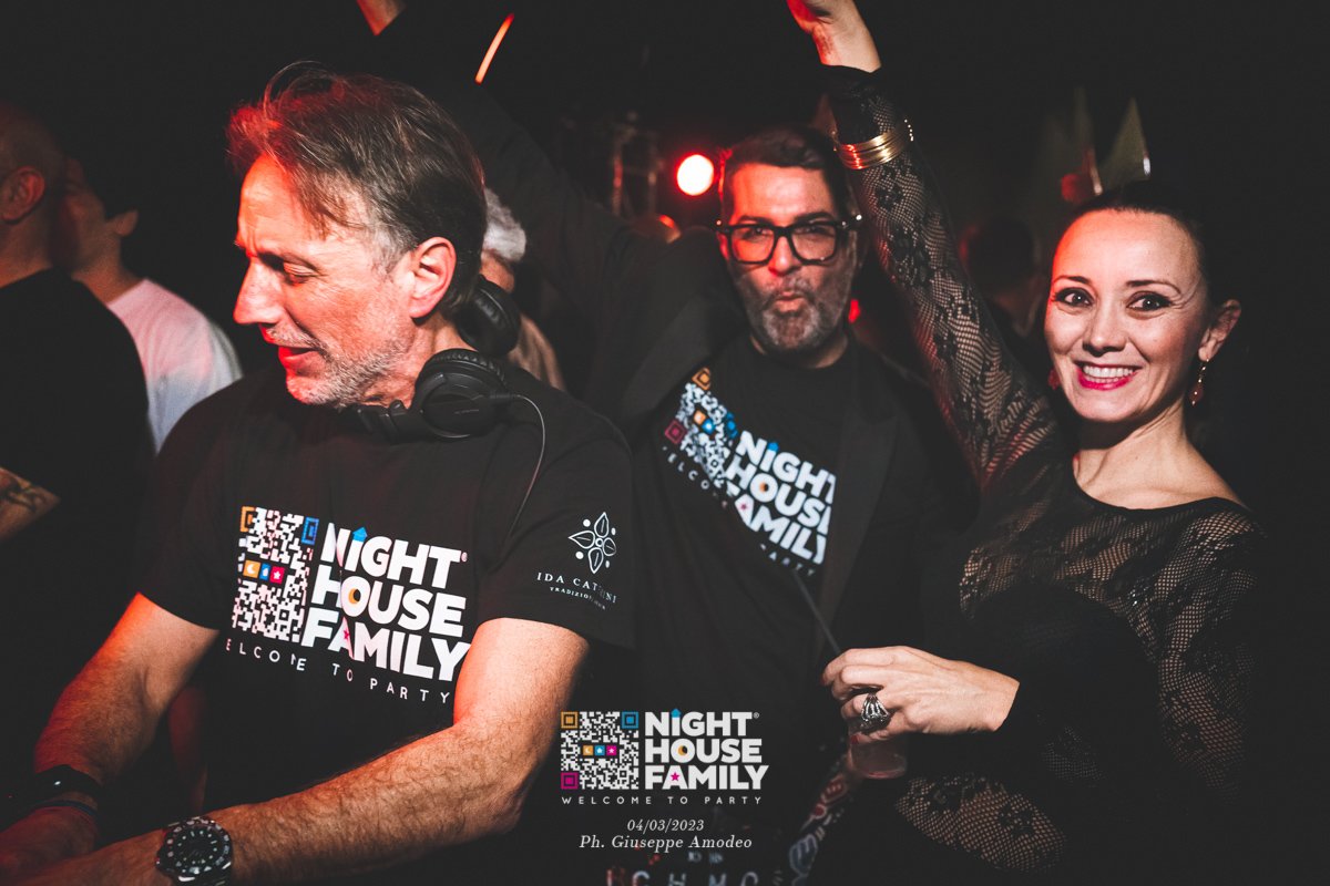 Night House Family Amuri 54