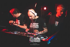 Night House Family Amuri 6