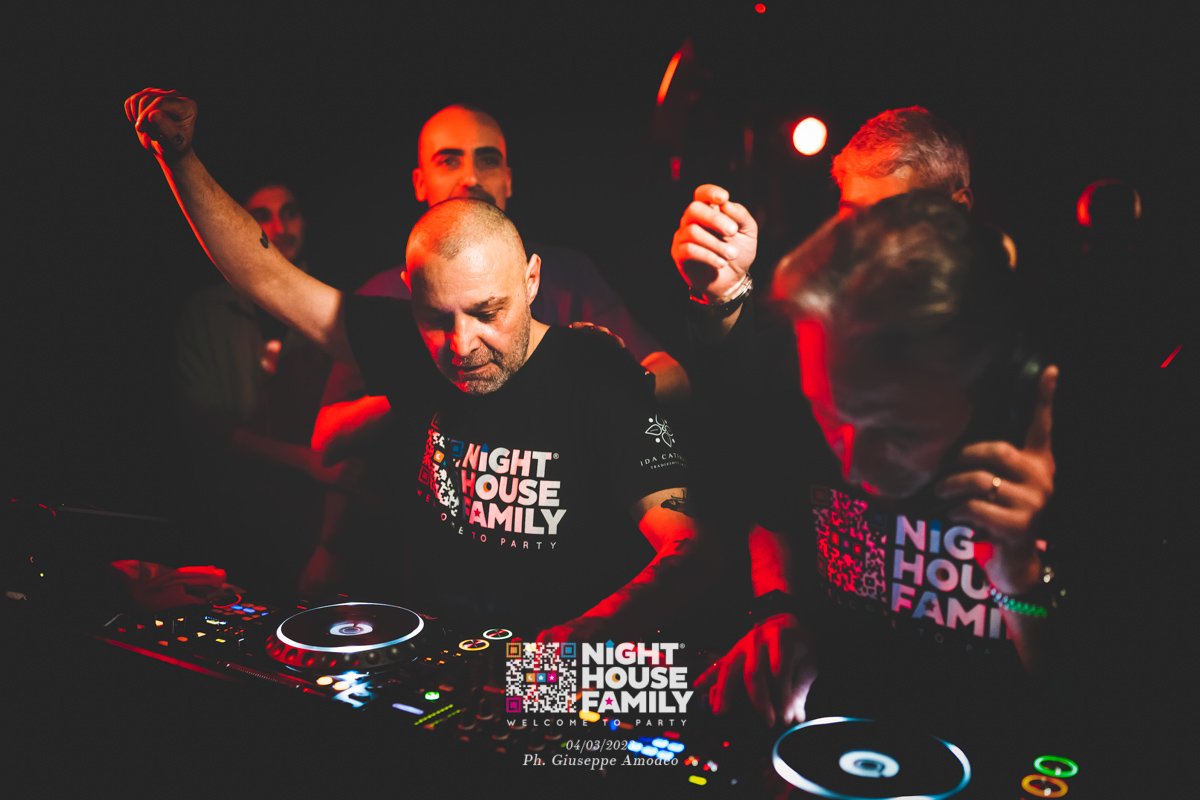 Night House Family Amuri 63