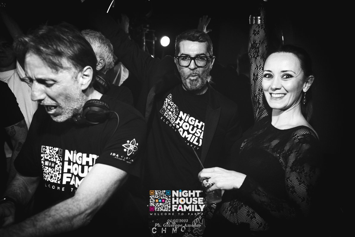 Night House Family Amuri 81