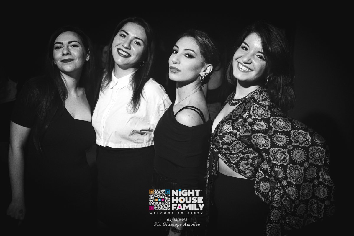 Night House Family Amuri 86