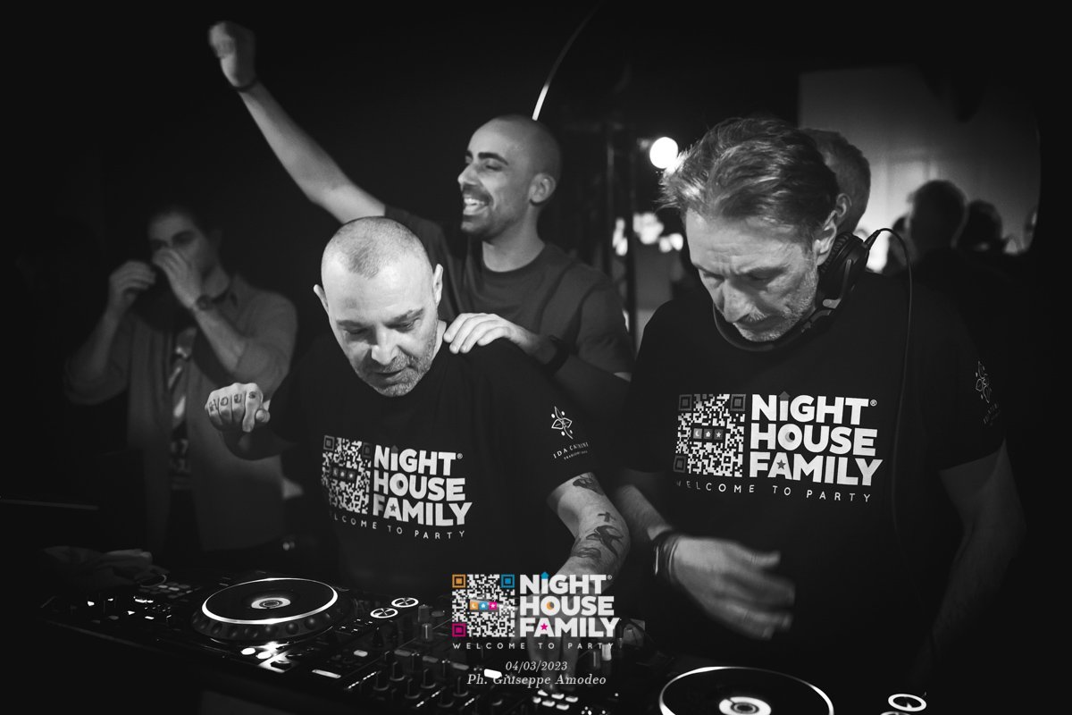 Night House Family Amuri 87