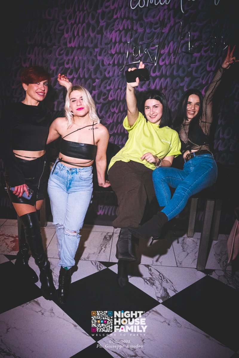 Night House Family Amuri 9