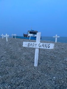 Cimitero Spiaggia Riace Migranti 1