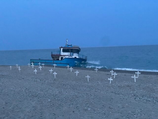Cimitero Spiaggia Riace Migranti 4