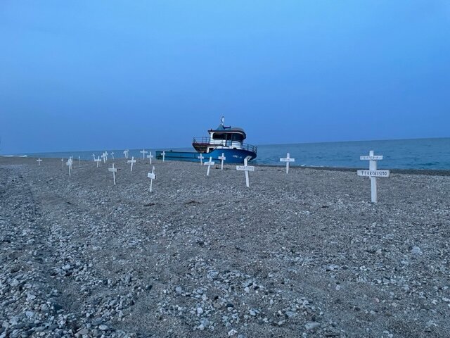 Cimitero Spiaggia Riace Migranti 5