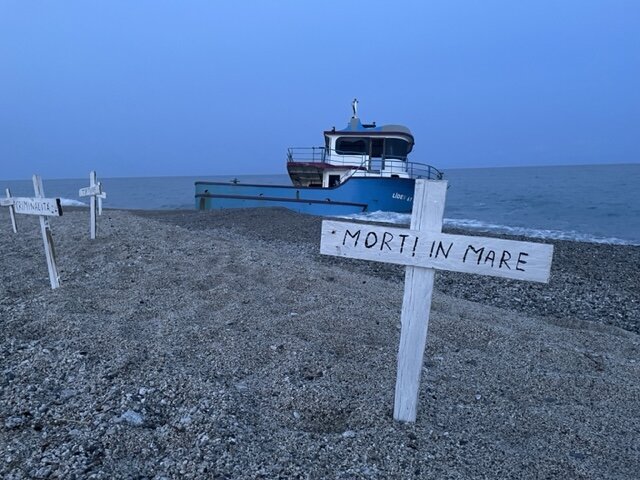 Cimitero Spiaggia Riace Migranti