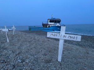 Cimitero Spiaggia Riace Migranti