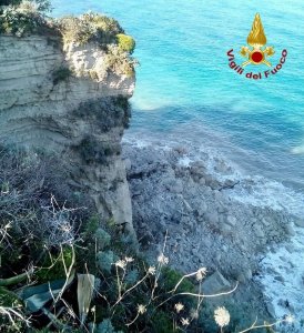 Crollo Costone Isola Tropea Vigili Fuoco