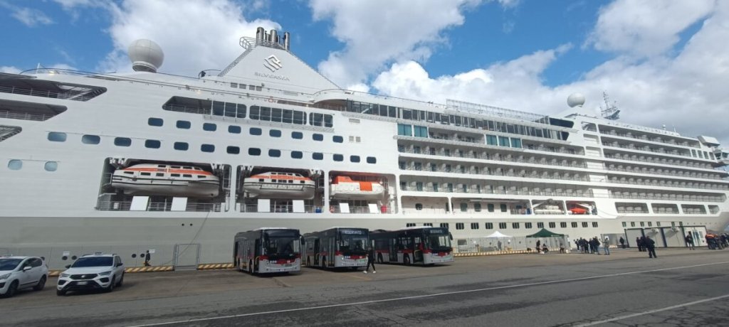 Nave Crociera Silver Dawn Porto Rc 2