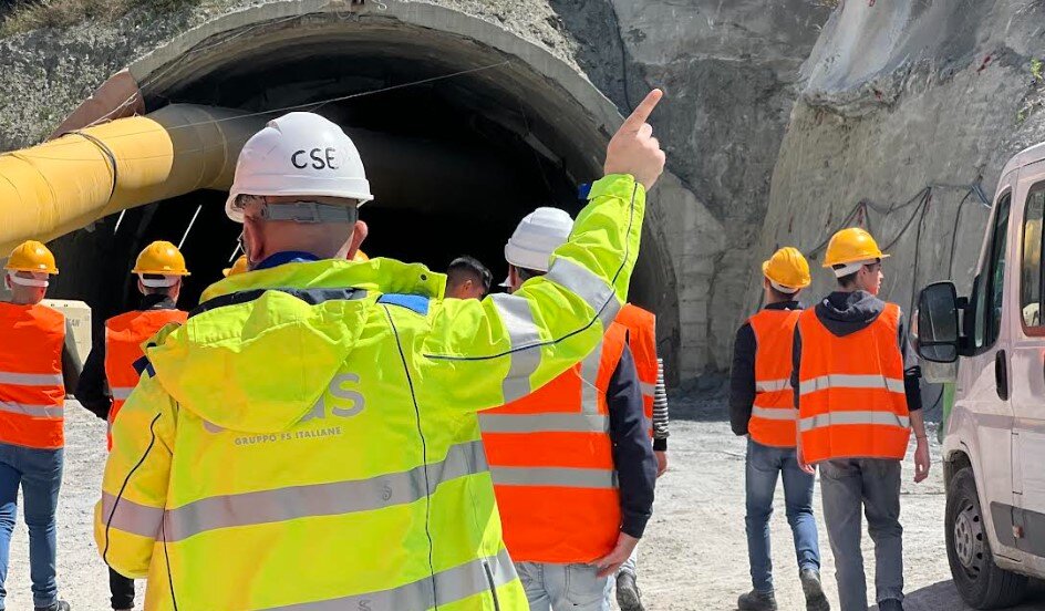 Studenti Visita Variante Abitato Palizzi Ss 106 (6)