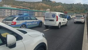 Auto Raccordo Autostradale Polizia 1