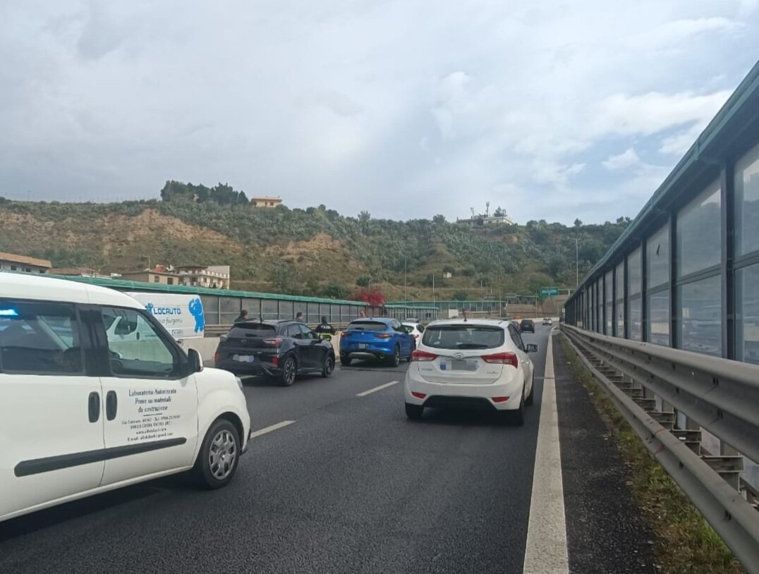 Auto Raccordo Autostradale Polizia 2