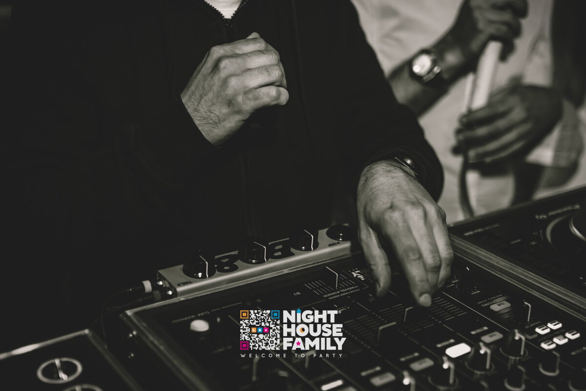 Kalura Night House Family