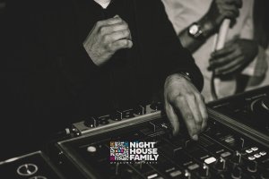 Kalura Night House Family