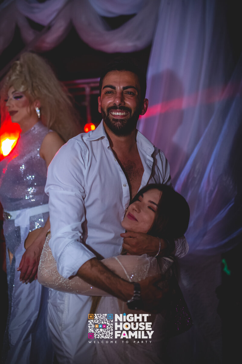 Kalura Night House Family 103