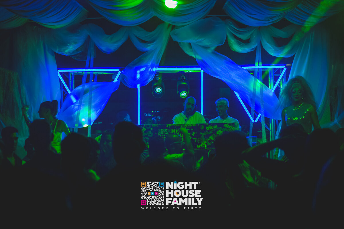 Kalura Night House Family 127