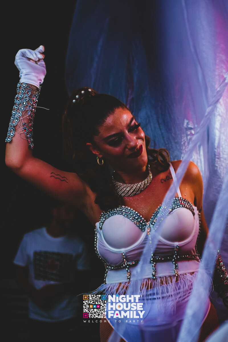 Kalura Night House Family 143