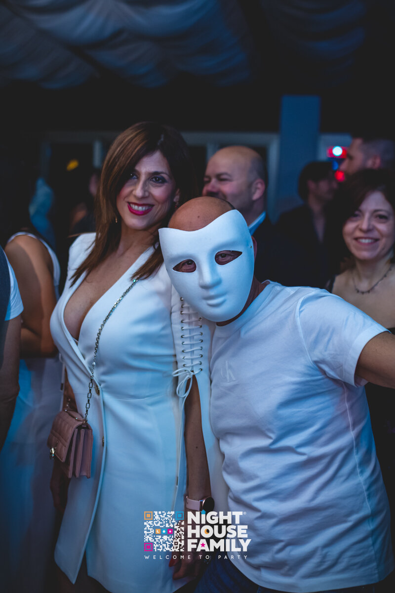 Kalura Night House Family 148