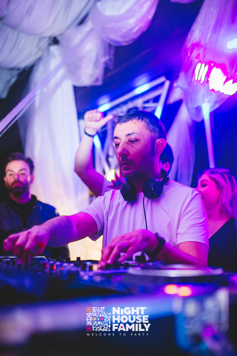 Kalura Night House Family 153