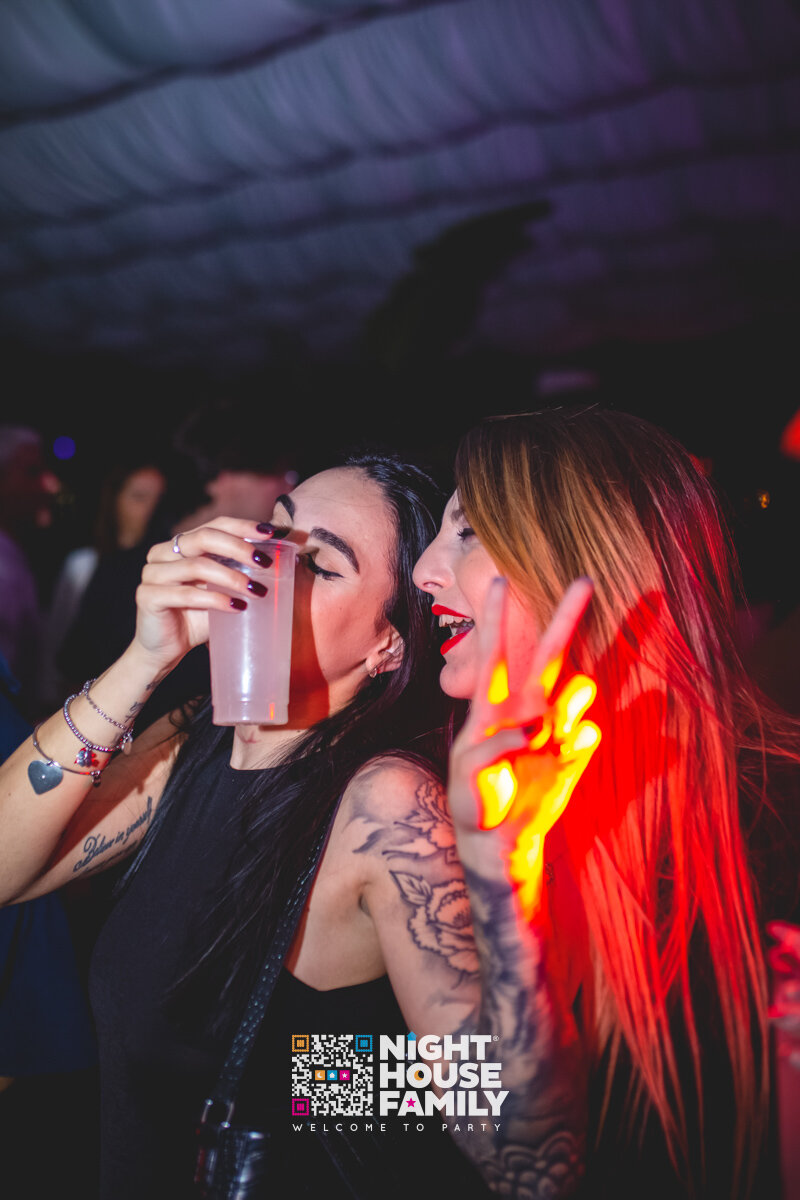 Kalura Night House Family 157