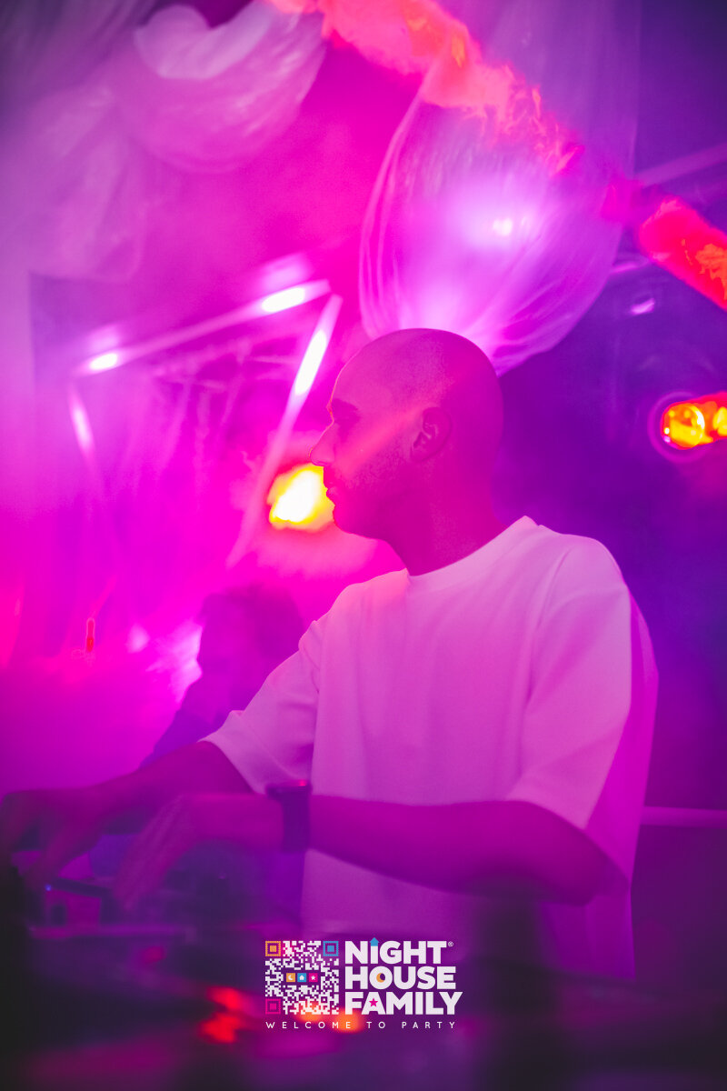 Kalura Night House Family 174