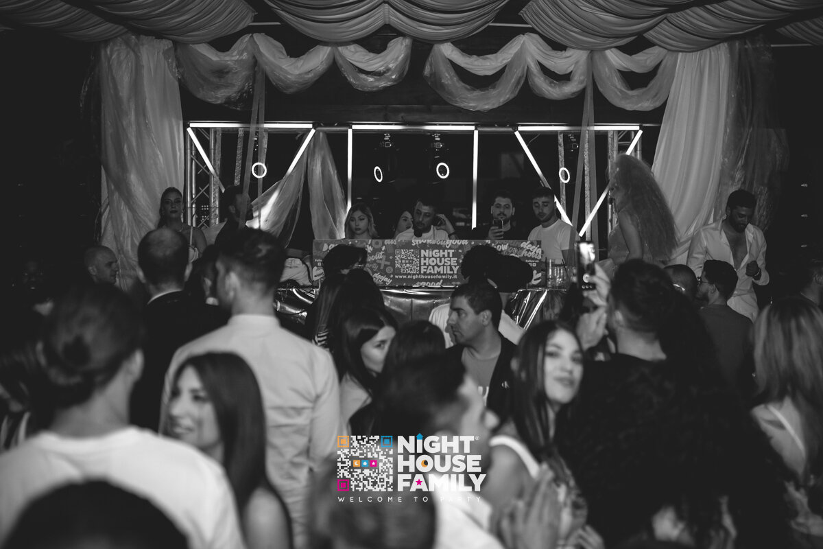 Kalura Night House Family 176