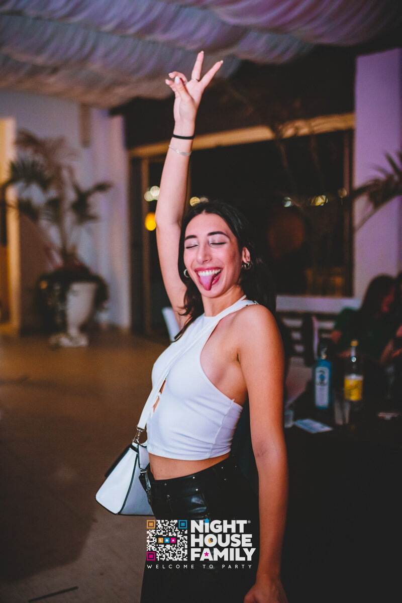 Kalura Night House Family 18