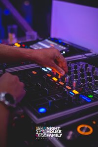 Kalura Night House Family 190