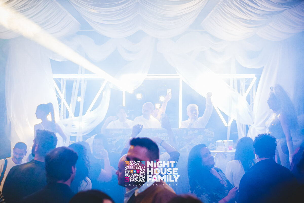 Kalura Night House Family 212