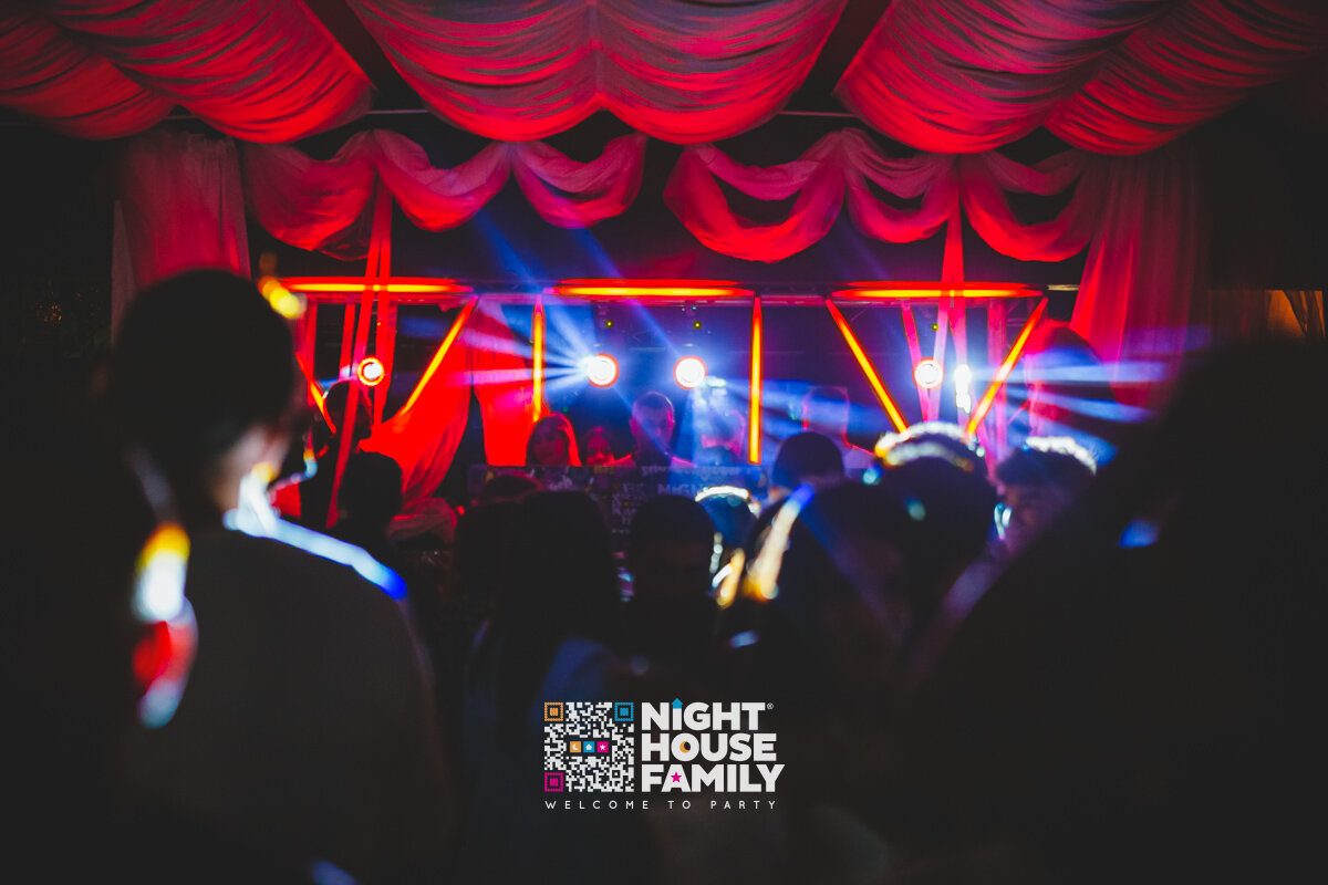 Kalura Night House Family 213