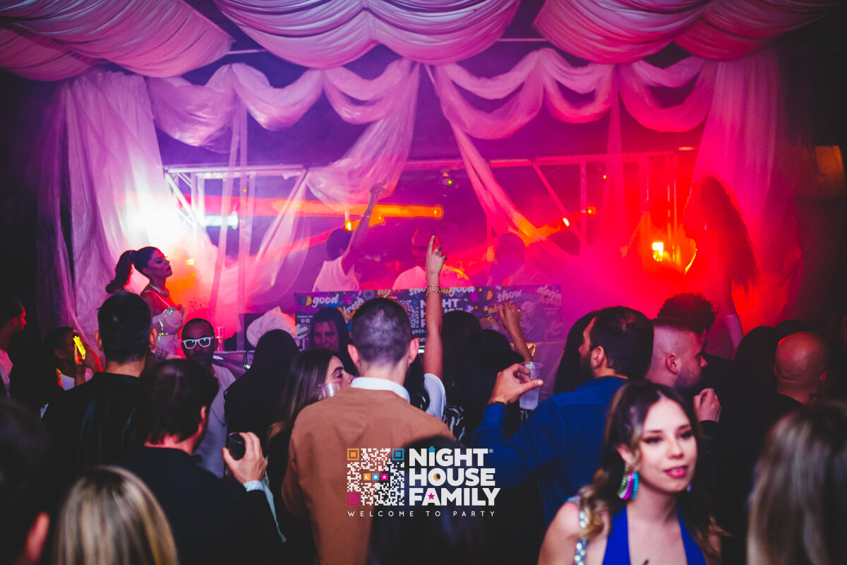 Kalura Night House Family 221