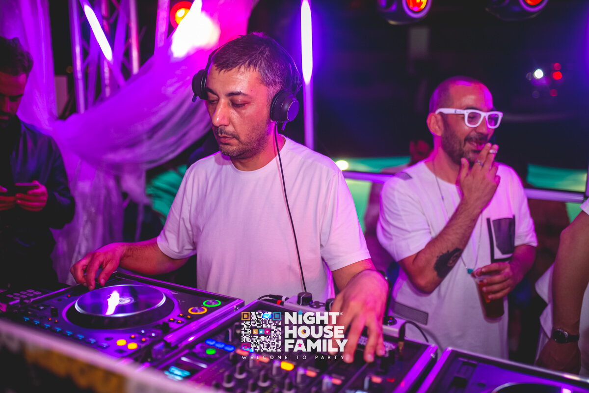 Kalura Night House Family 222