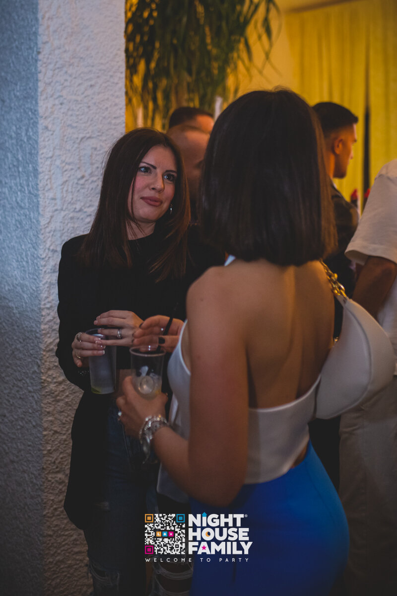 Kalura Night House Family 239