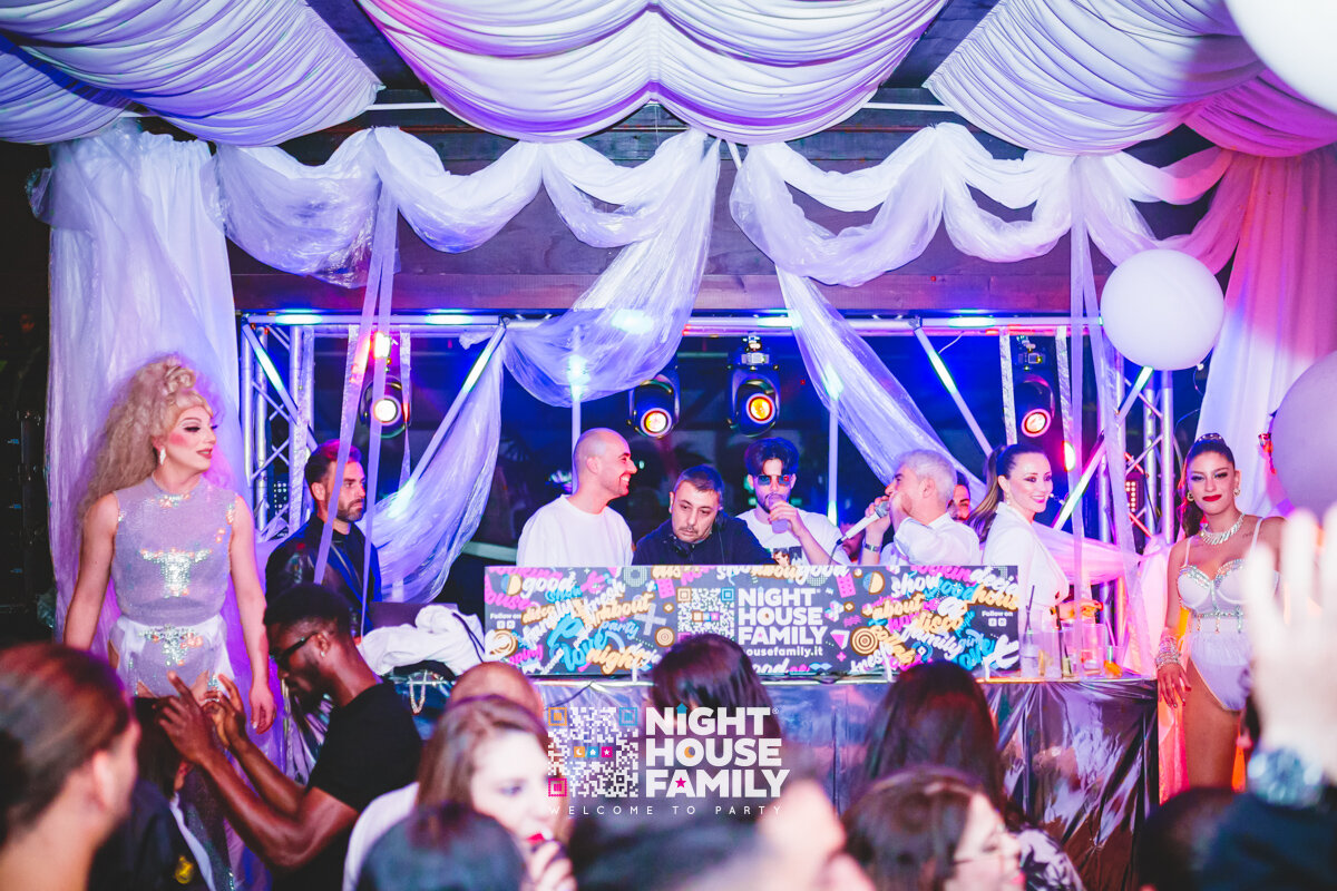 Kalura Night House Family 29