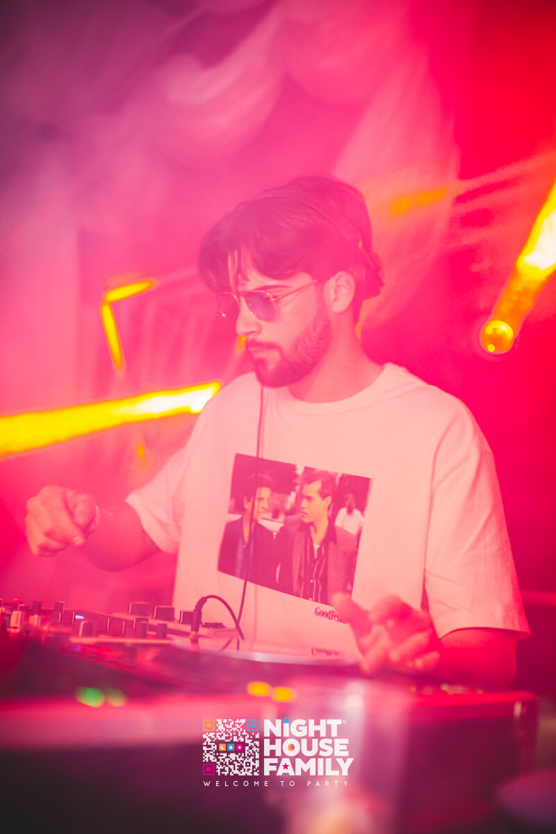 Kalura Night House Family 49