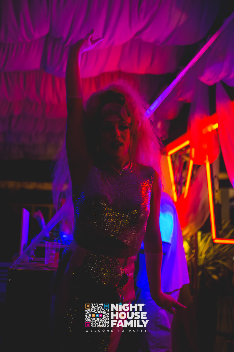 Kalura Night House Family 53