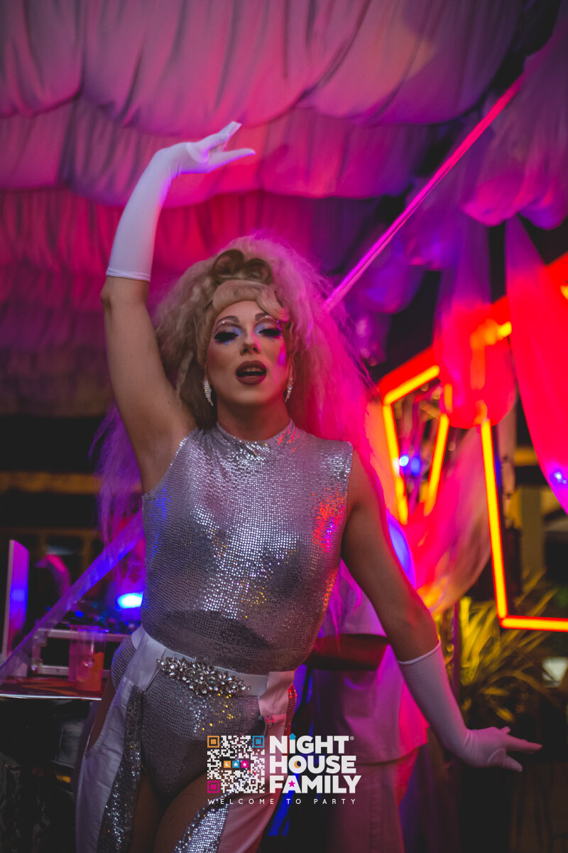 Kalura Night House Family 59