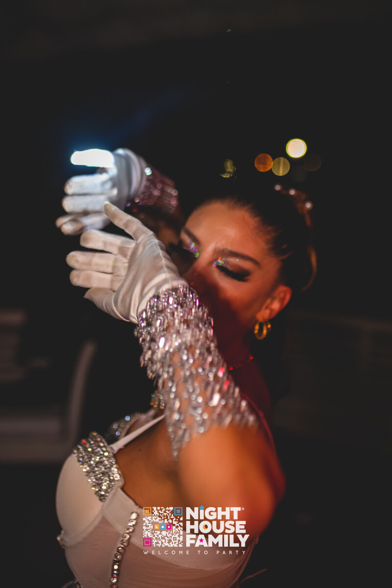 Kalura Night House Family 76